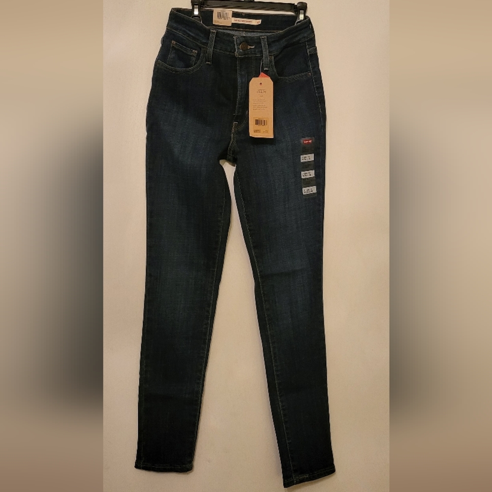 NWT Levi's